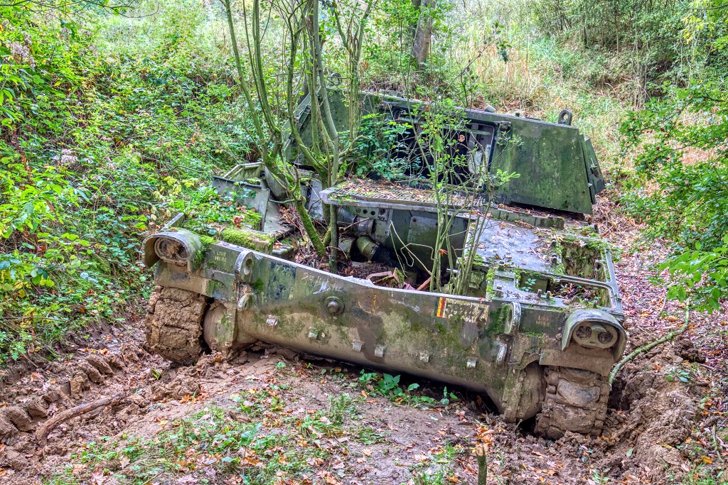 HDR urbex lost tank tanks truck trucks spitfire mig decay airplane abandoned abandonne vervallen verlaten military militair